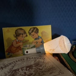 Lampe Nomade rechargeable "Passe-Partout"  Le Petit Prince prend son envol, taupe